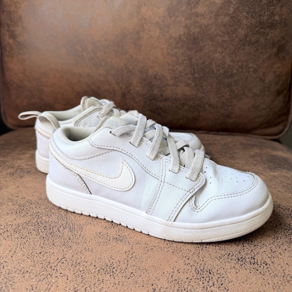 Jordan Air Jordan 1 Low Top White Leather Unisex Kids Athletic Sneakers 2.5Y